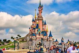 Paris With Disneyland Tour